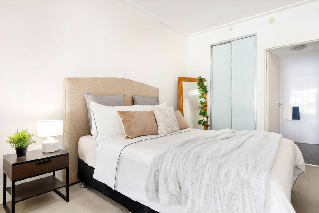 A Spacious & Modern CBD Studio Next to Darling Harbour