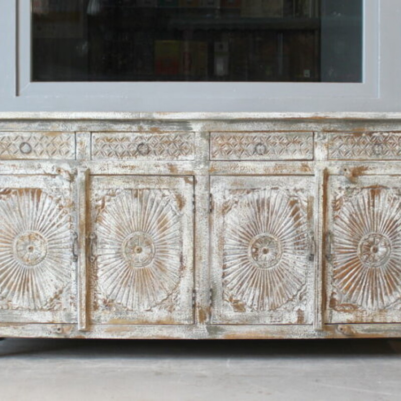 ORIENTAL WOODEN CHEST