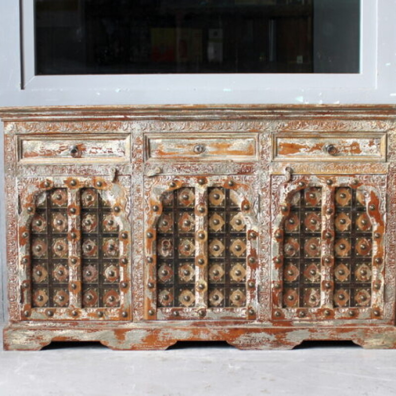 ORIENTAL WOODEN CHEST