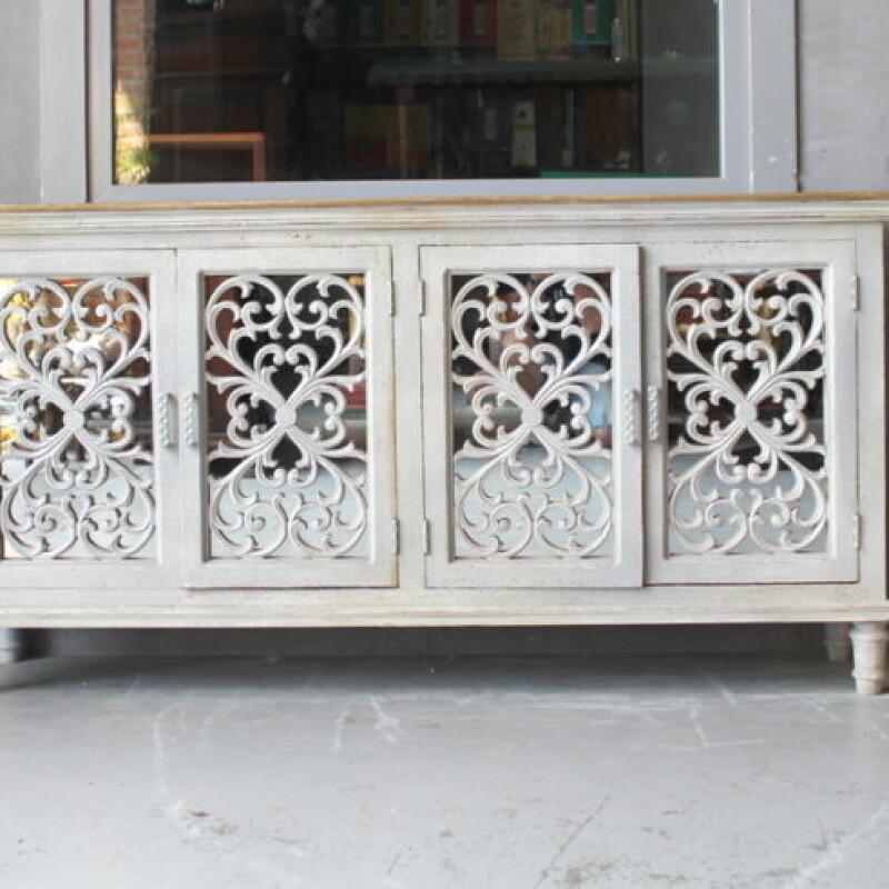 ORIENTAL WOODEN CHEST