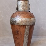 METAL VASE DECORATION