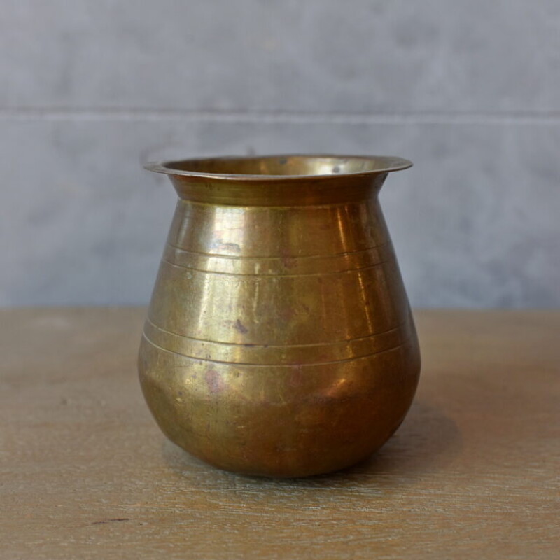 BRASS JUG DECORATION