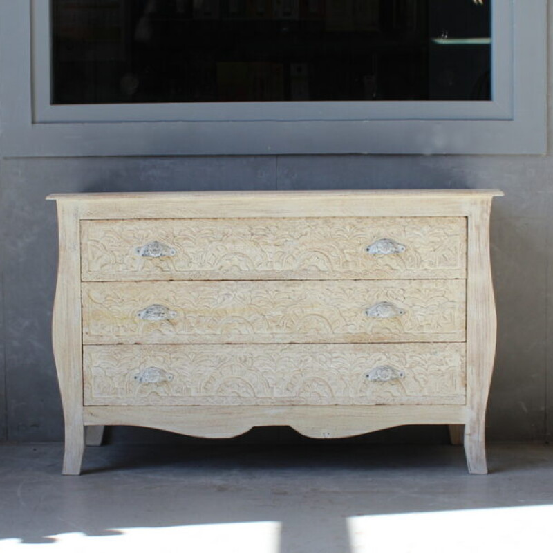 ORIENTAL WOODEN CHEST