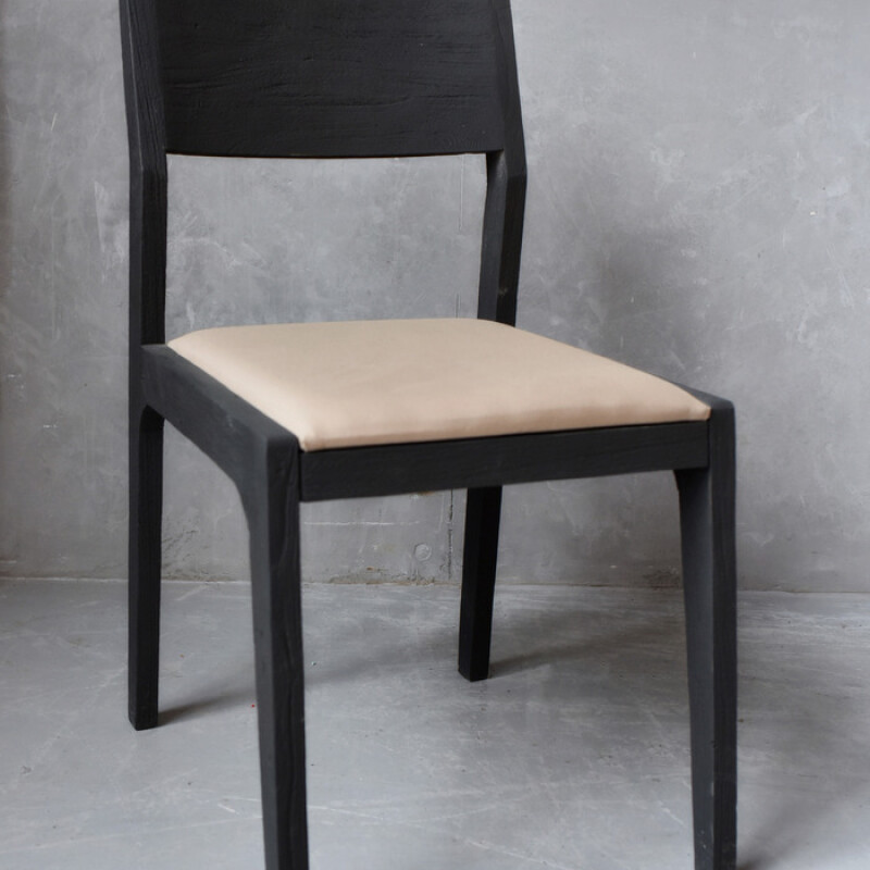WOODEN CHAIR