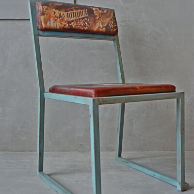 VINTAGE METAL CHAIR