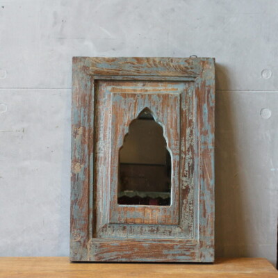 WOODEN HANGING MIRROR