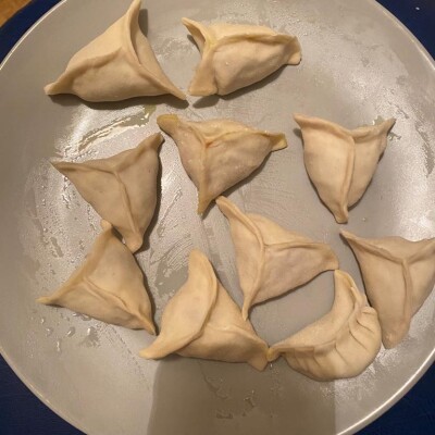 SPICES VEG MOMO ( 10 PIECES)