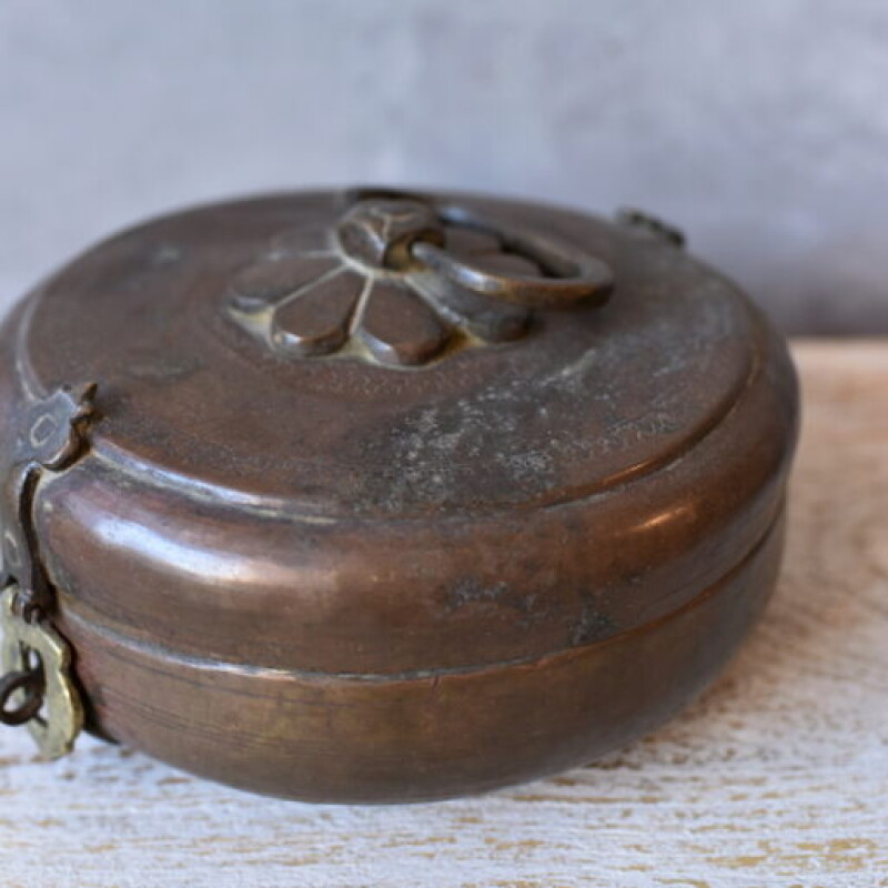 BRASS VESSEL CONTAINER DECORATION