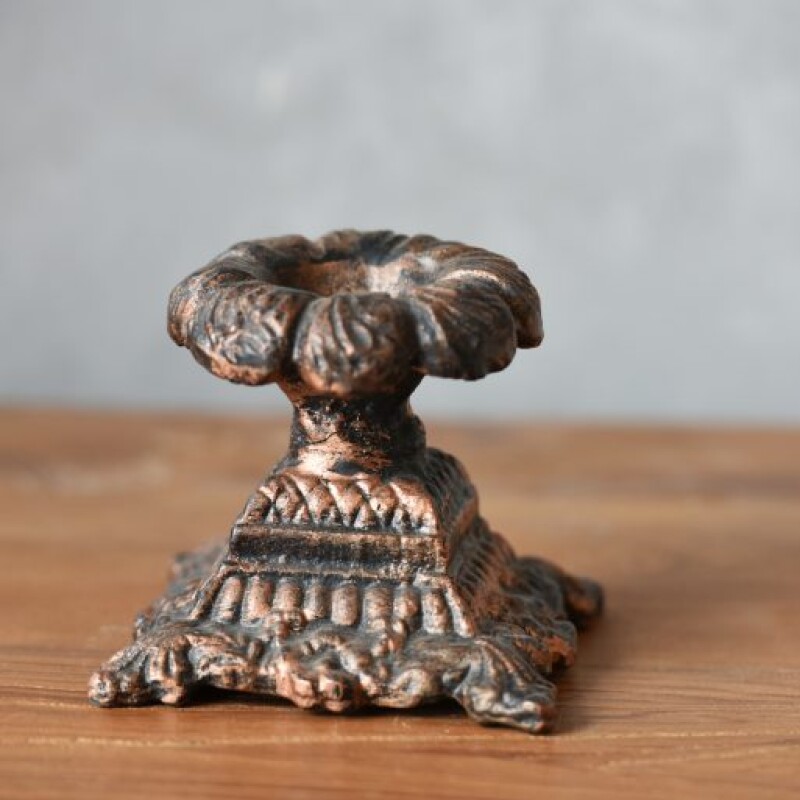 METAL CANDLE STAND